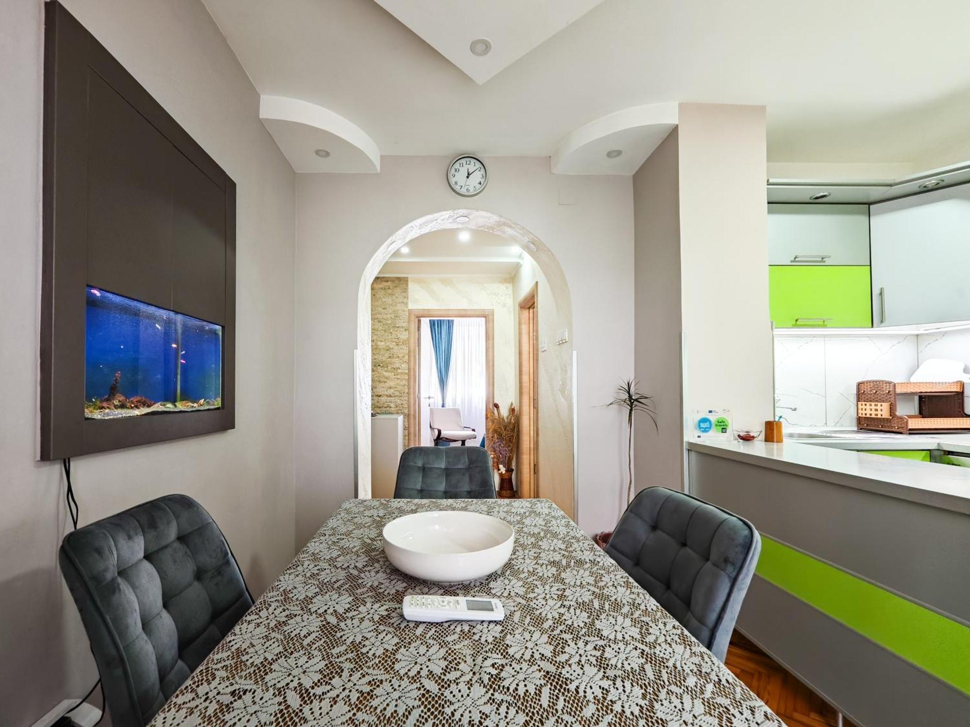 Apartman Julija Donji Milanovac Exterior foto